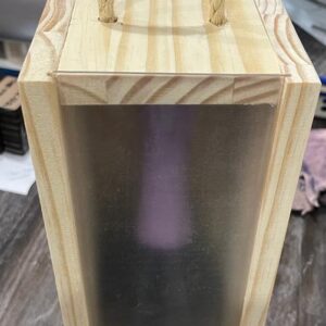 Caixa de Pinus 13x13x35cm C/tampa de acrílico